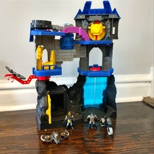 Imaginext batman playset with characters